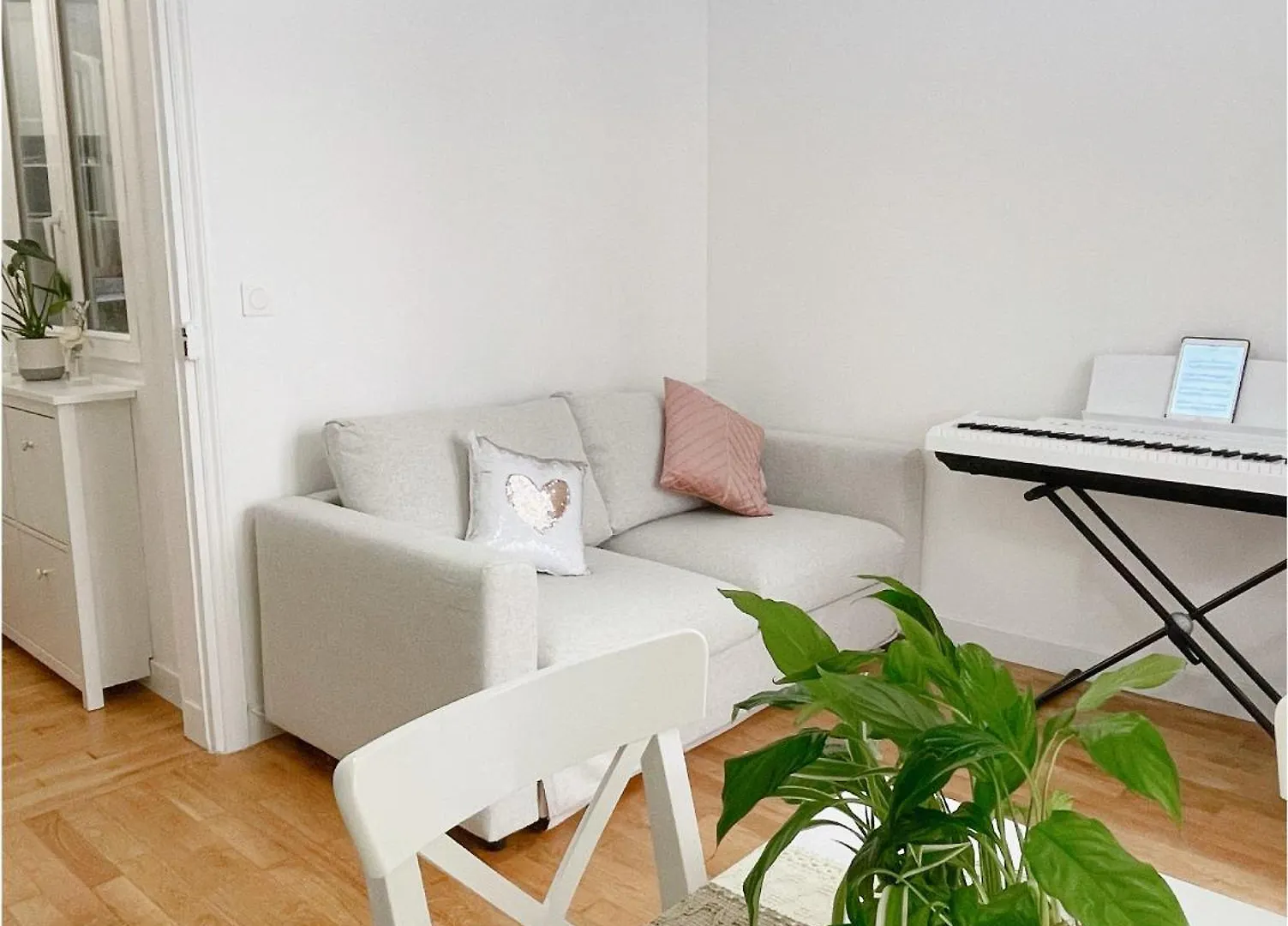 Privee, Sdb Partage, Arc De Triomphe, Metro 1, T3b, Rer C E A Homestay