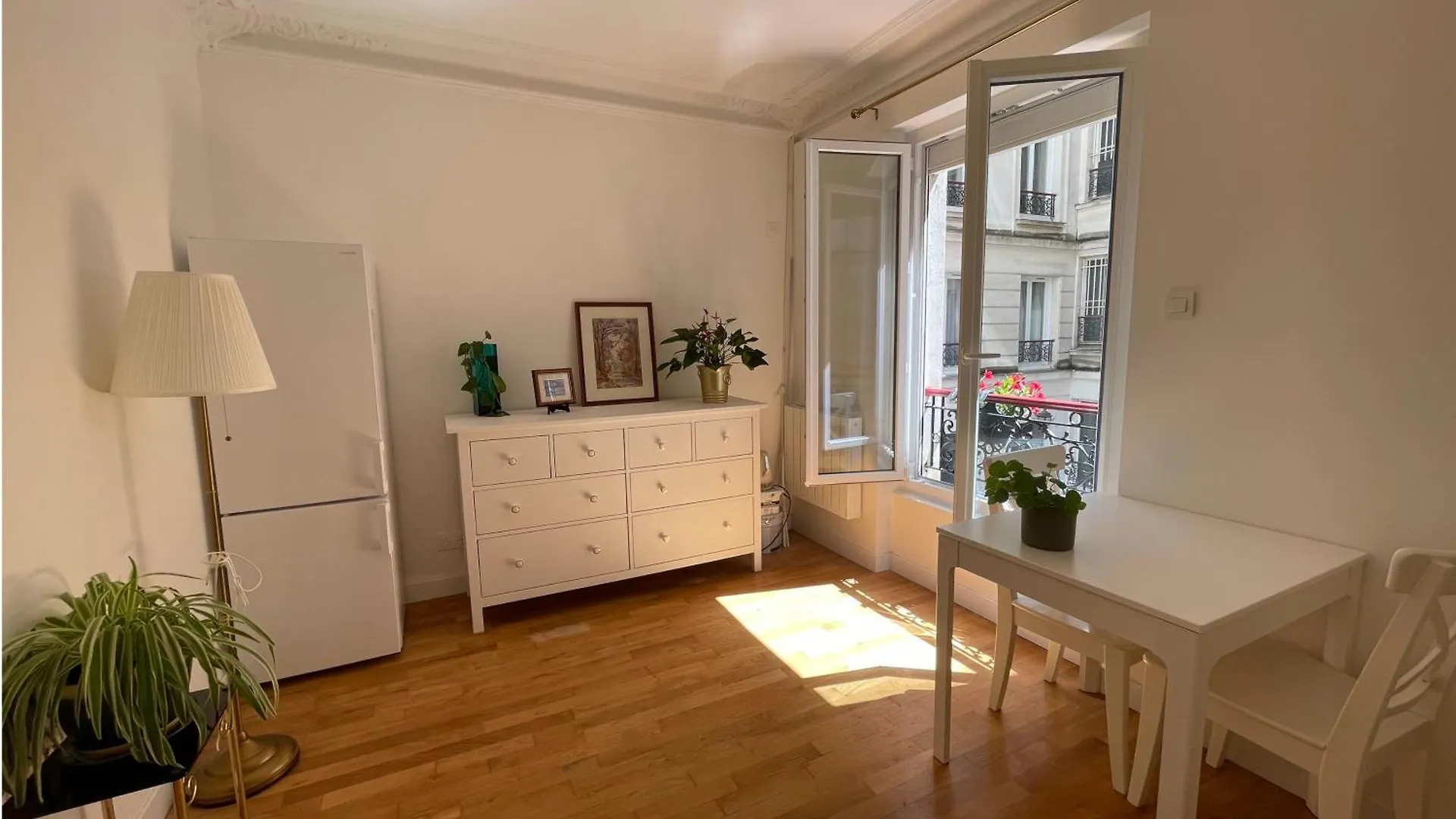 Privee, Sdb Partage, Arc De Triomphe, Metro 1, T3b, Rer C E A * Paris
