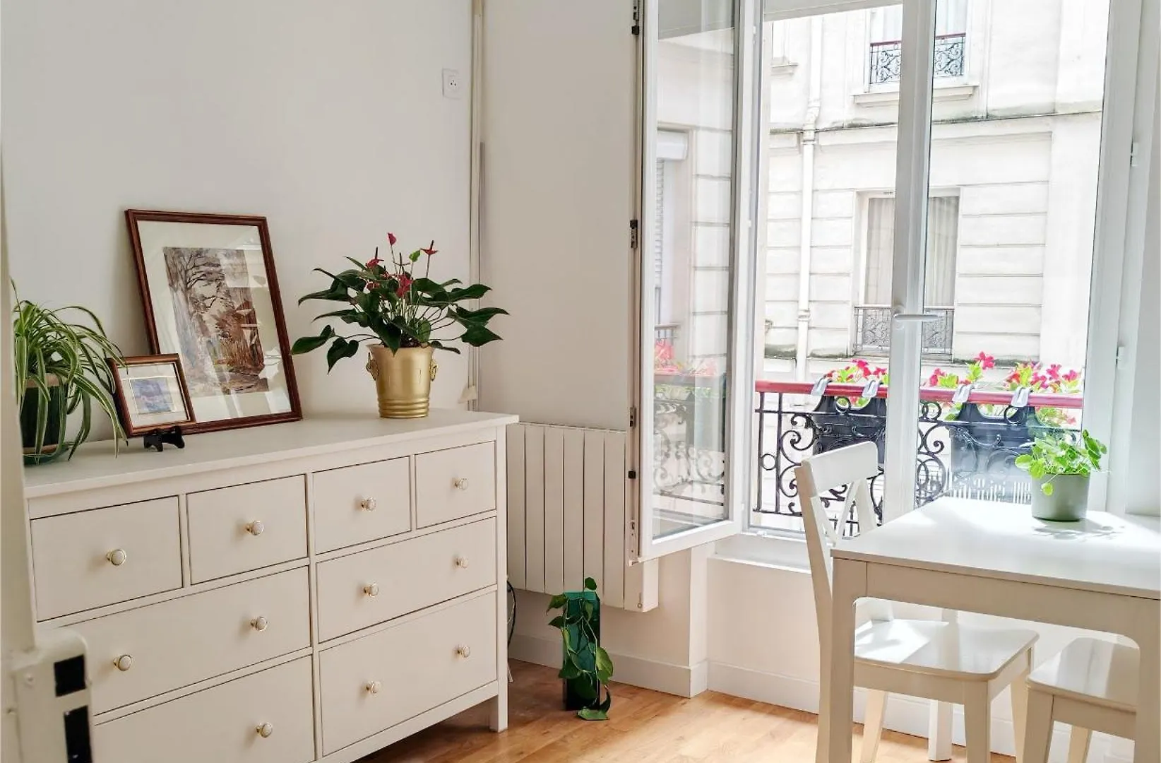 Privee, Sdb Partage, Arc De Triomphe, Metro 1, T3b, Rer C E A Paris