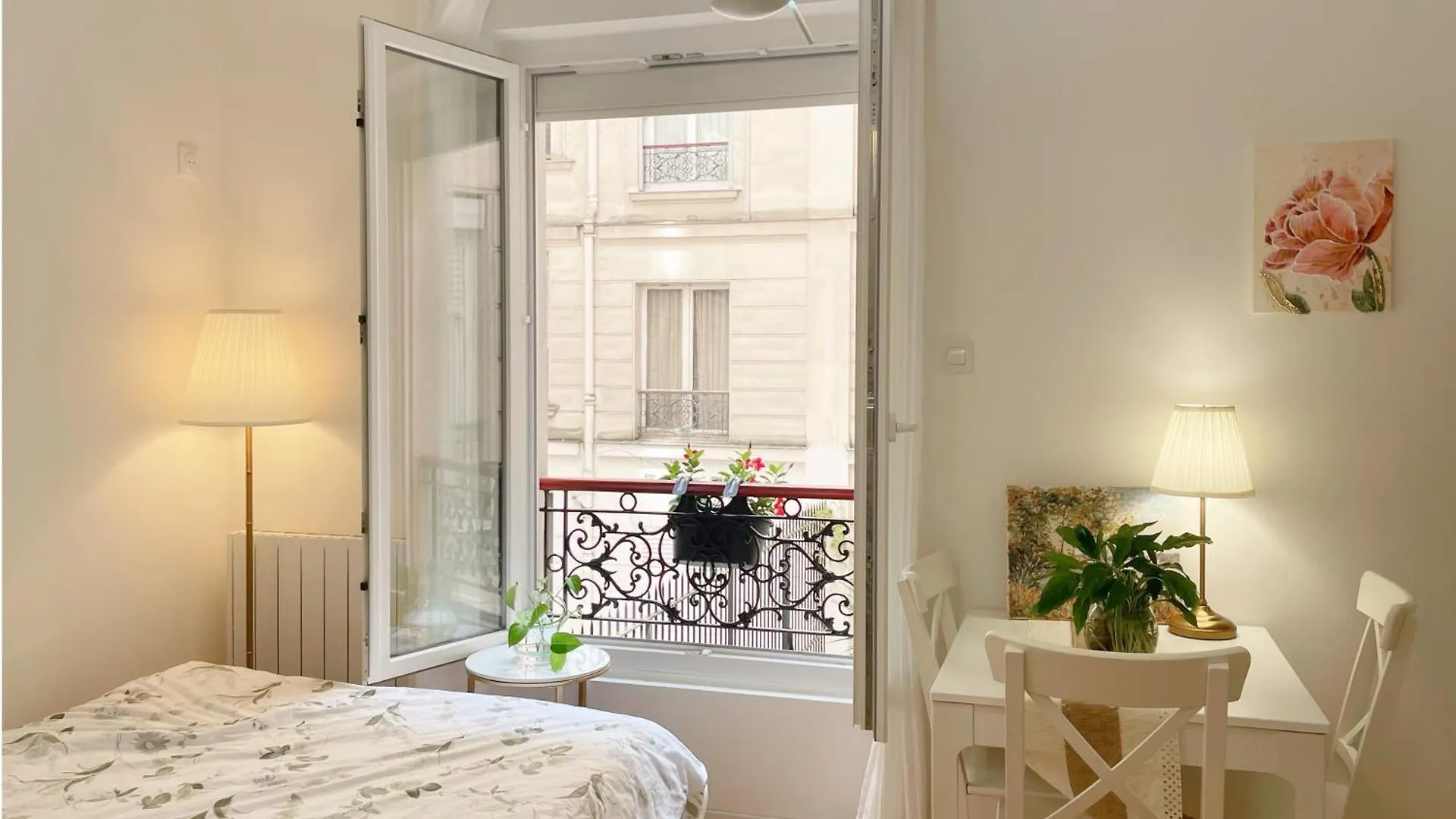 Homestay Privee, Sdb Partage, Arc De Triomphe, Metro 1, T3b, Rer C E A Paris